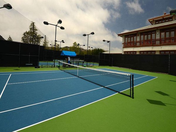 塑胶网球场